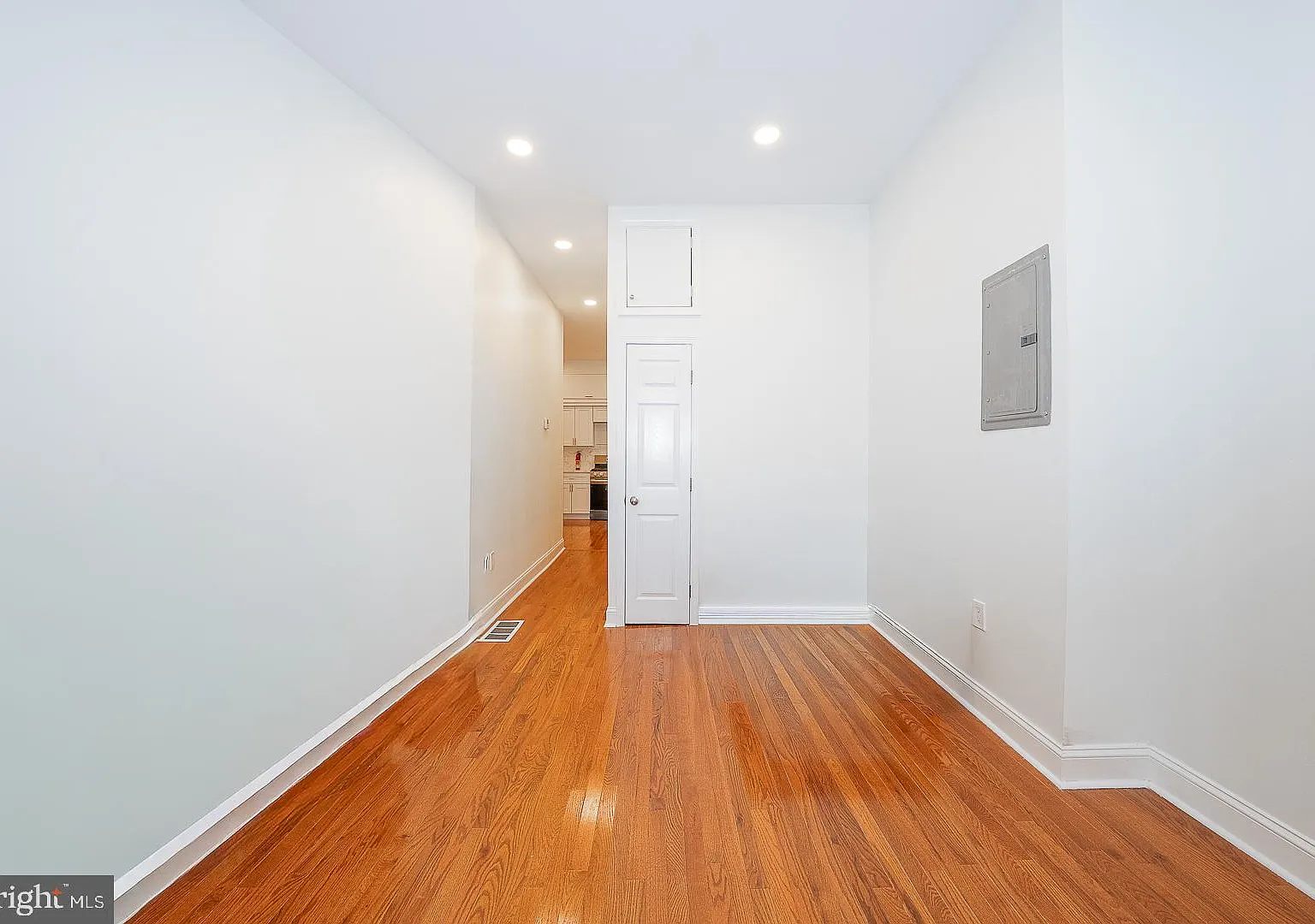 1 bed, 1.0 bath, 1550 sqft, $1,600 — Photo 3