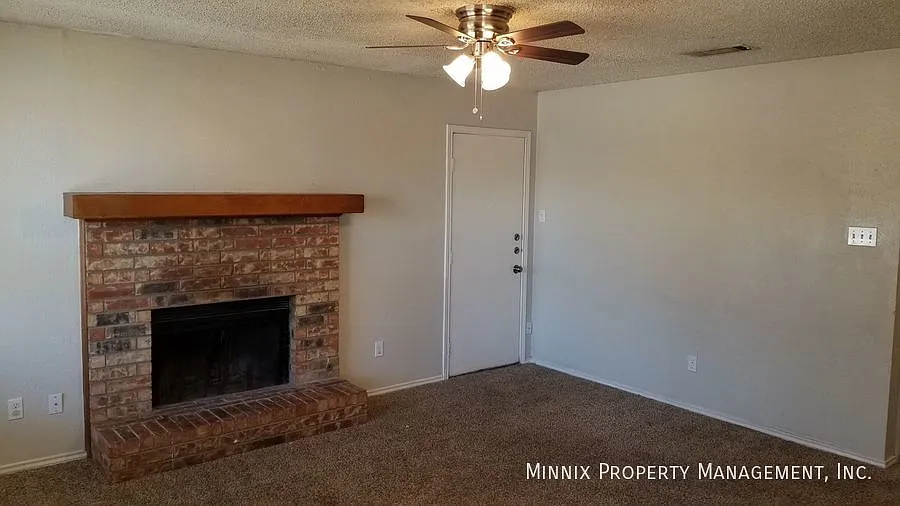 9612 Elmwood #A — Photo 3