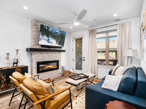 16 STAGECOACH Way, Fraser, CO 80442