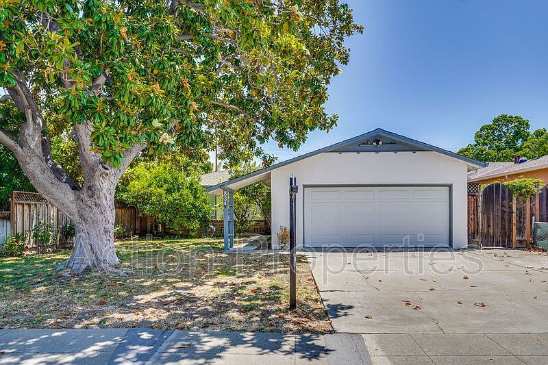 1st image of 834 Orange Ave