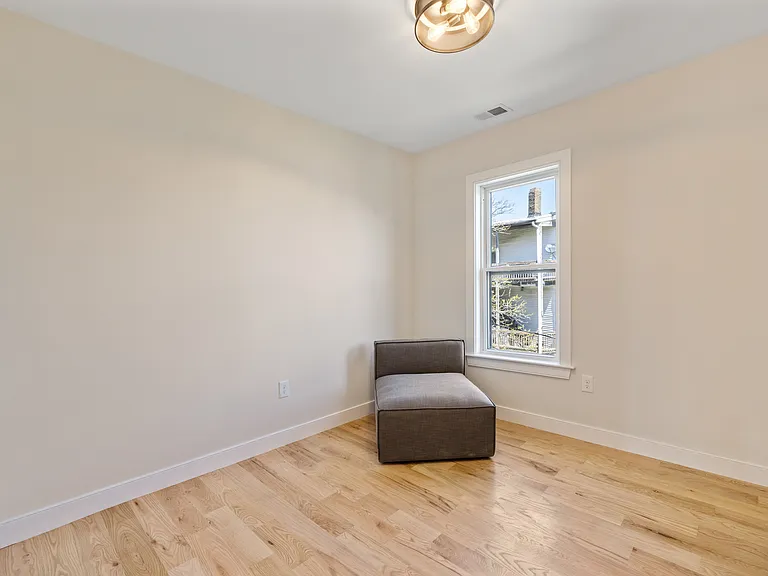 277 Webster St #3 — Photo 14