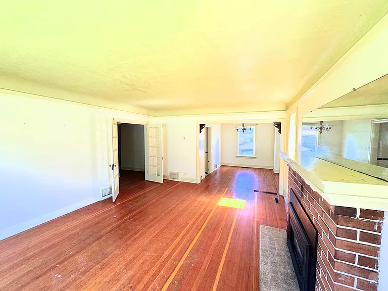 45687 Spadina Ave — Photo 6