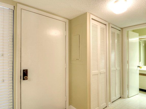 3rd image of 864 Wimbledon Dr