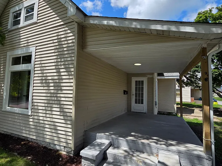900 W Taylor St — Photo 2