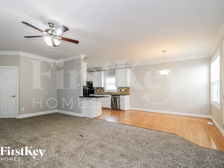 1835 Austin Place Ln — Photo 4