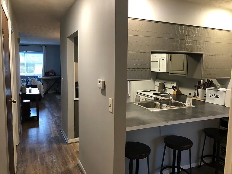1417 Millstream Dr — Photo 6