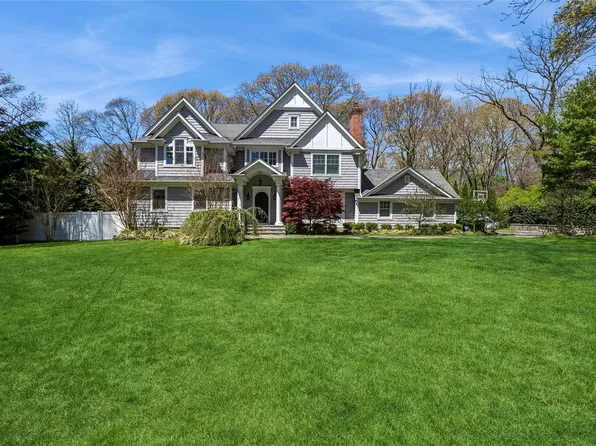 31 Bunkerhill Drive, Huntington, NY 11743