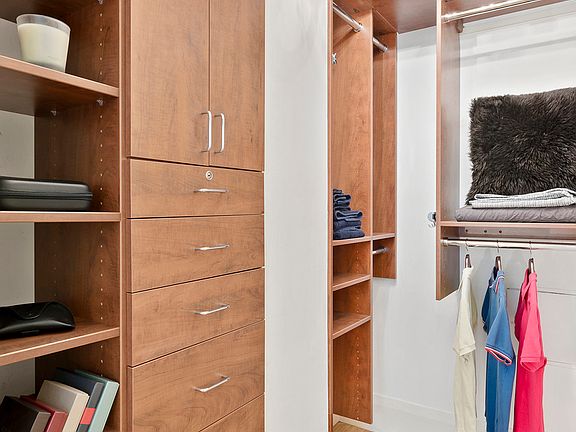 3rd image of 71 Nassau St APT 7B