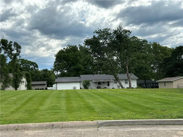 1719 Westbury Ln, Fort Scott, KS 66701