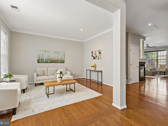 5th image of 13810 Custis Sq