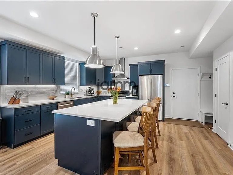 12203 Ashbury Ave — Photo 9