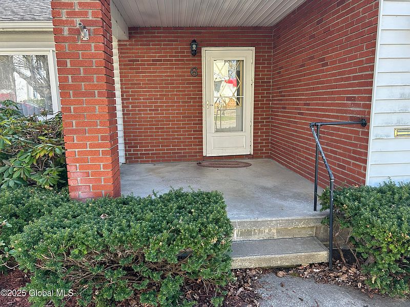 4th image of 6 Riverview Street