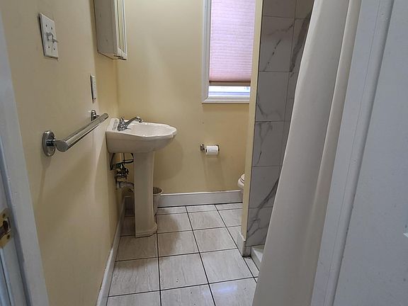 5th image of 4162 N Marshall St #1