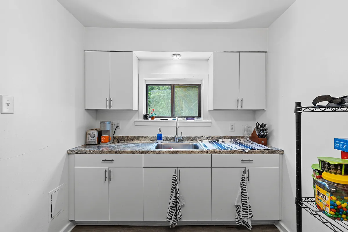 Building Photo - 164 S 18th St #2