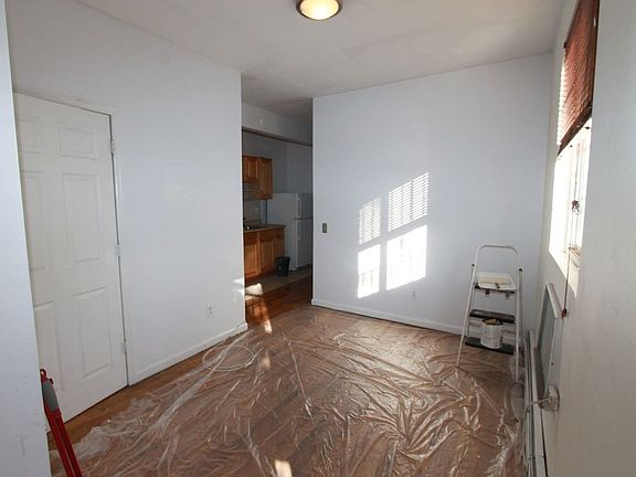 5th image of 147 Lexington Ave APT 1