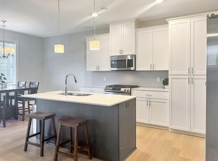 1583 Southpoint Dr, Hudson, WI 54016