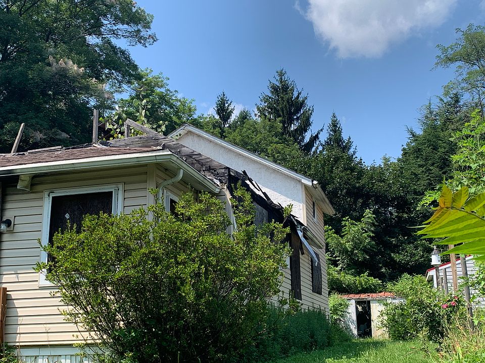 2nd image of 984 Fairview Ave