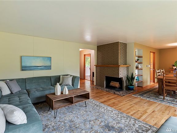3rd image of 6608 183rd St SW
