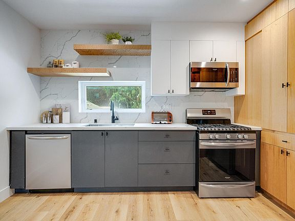 5th image of 6201 La Mirada Ave #5