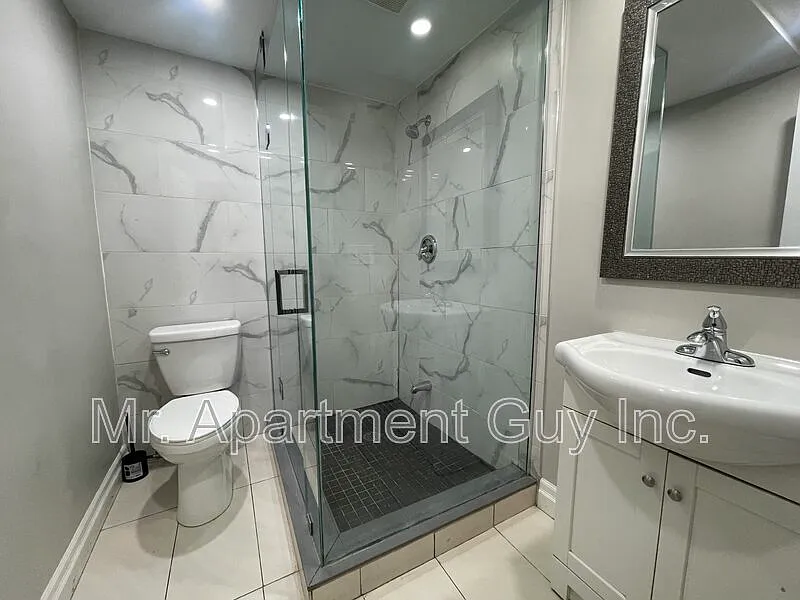 2 bed, 1.0 bath, 800 sqft, $1,545 — Photo 3