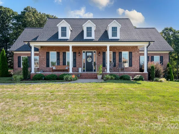 1550 Laudun Dr, Lincolnton, NC 28092