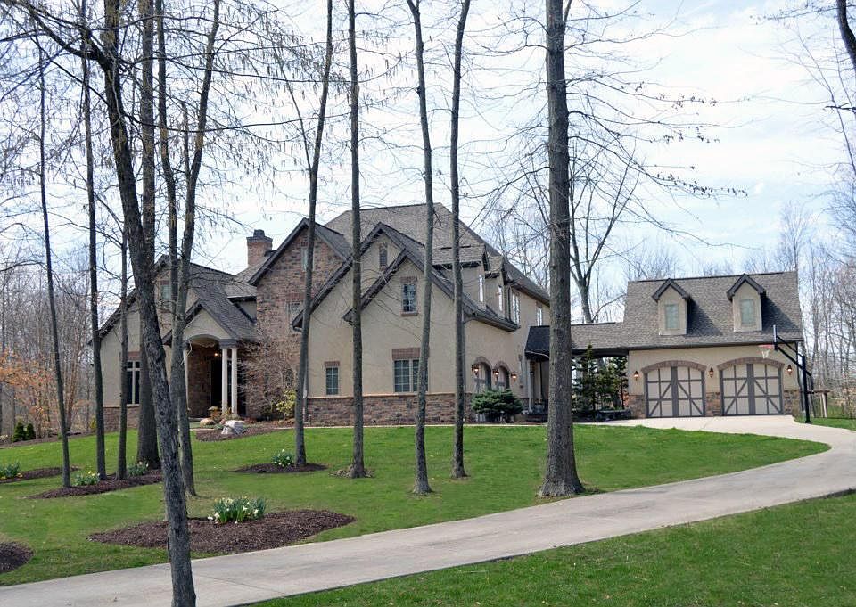 1st image of 105 Boulder Ct