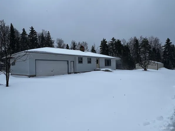 300 Harris St, Ironwood, MI 49938