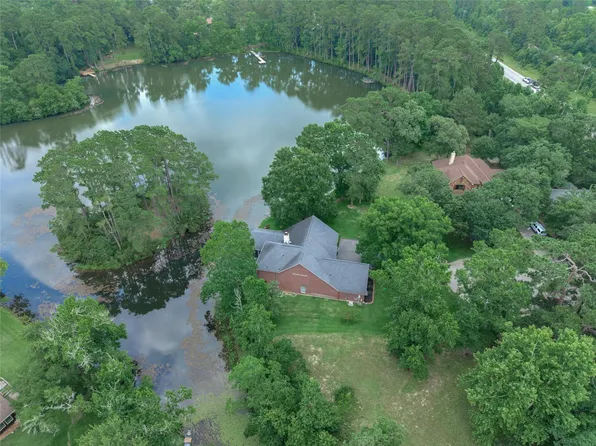 9151 Lakeside Cir, Montgomery, TX 77316