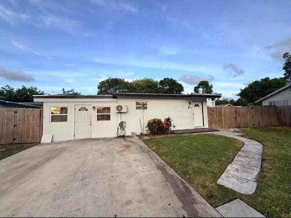 3016 E Palm Drive, Boynton Beach, FL 33435