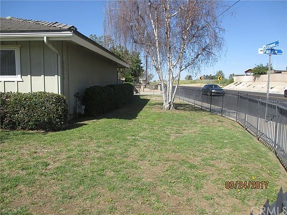 3rd image of 22779 Cottonwood Ave