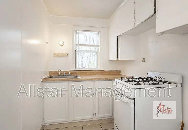3786 W 37th St #3 — Photo 16