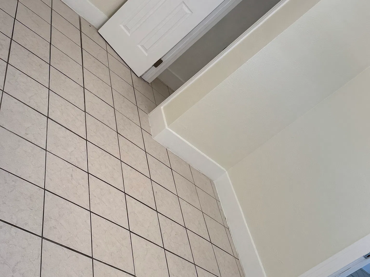 5507 S Wilton Pl — Photo 2