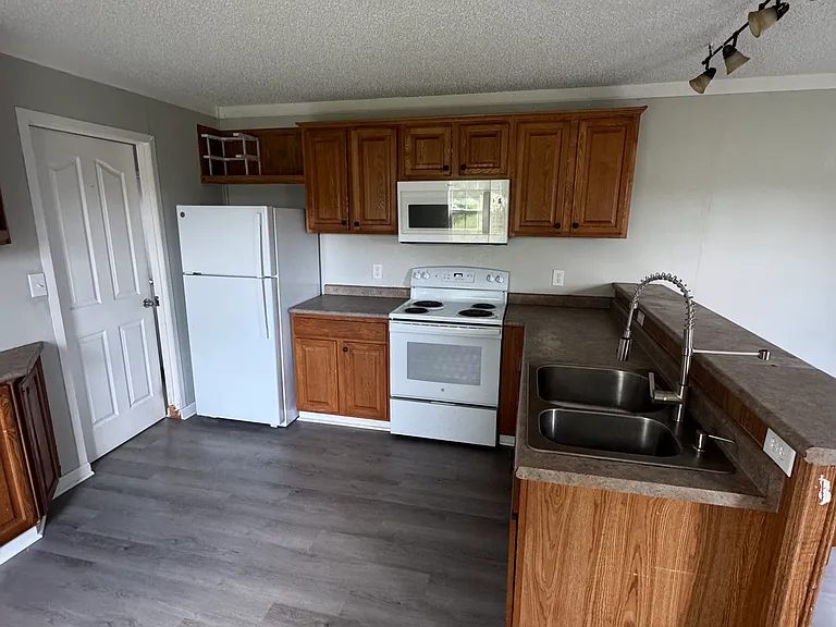 603 Blythe Rd — Photo 2
