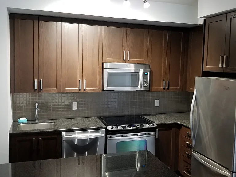 7608 Yonge St #210 — Photo 4