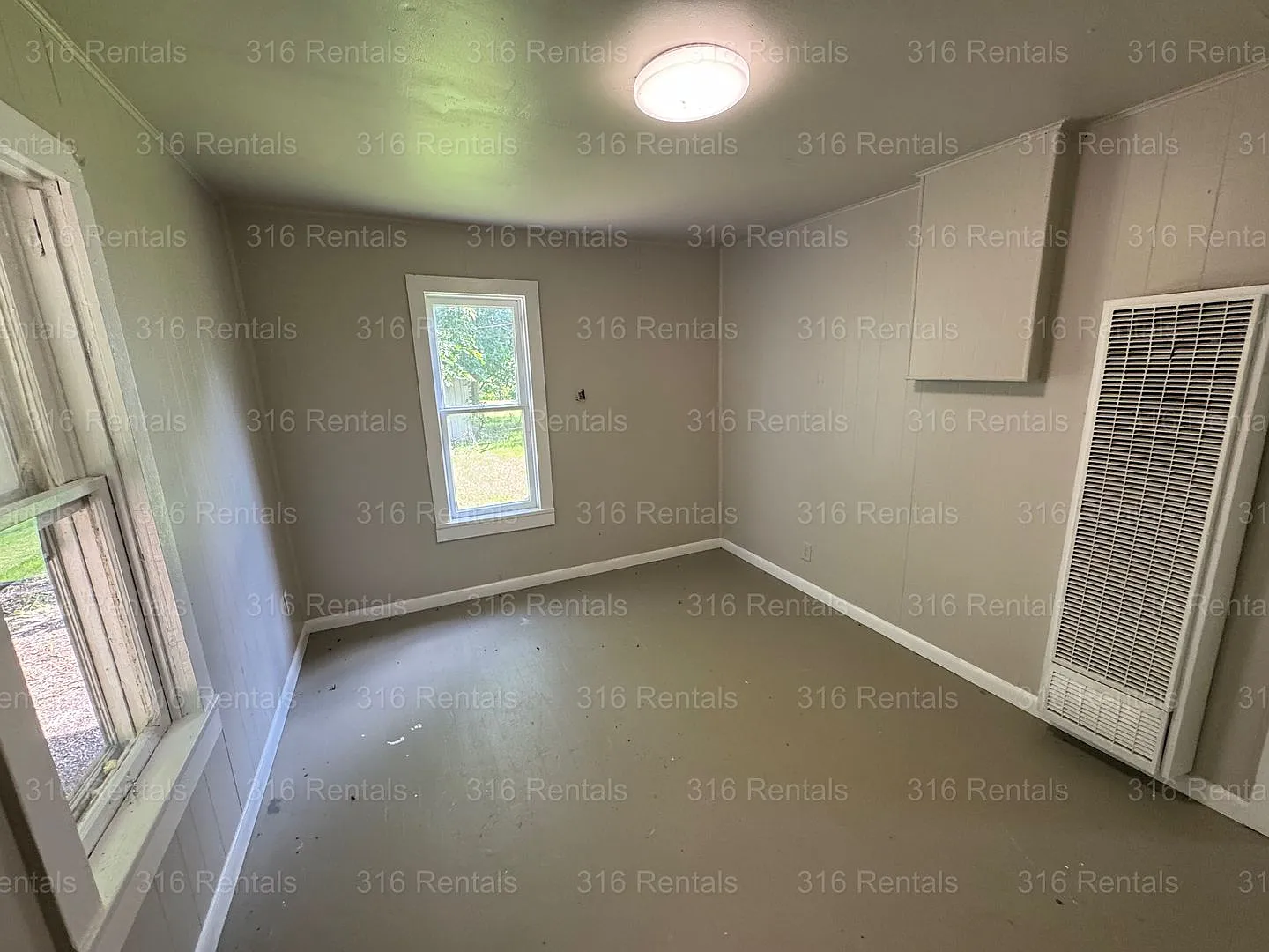 $499 - 1 bed 1 bath - Single Family Home — Photo 3