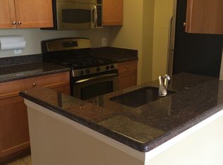 4801 Fairmont Ave APT 405, Bethesda, MD 20814