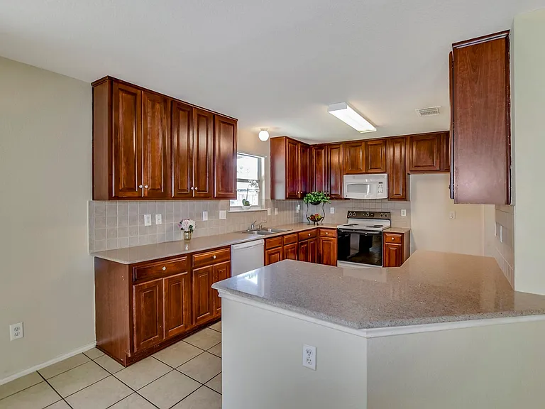 18231 Valebluff Ln — Photo 16