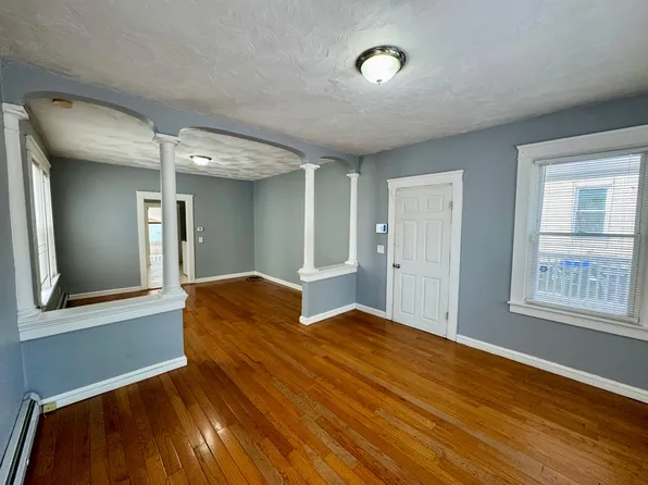 17 Richter St Floor 1, Providence, RI 02908