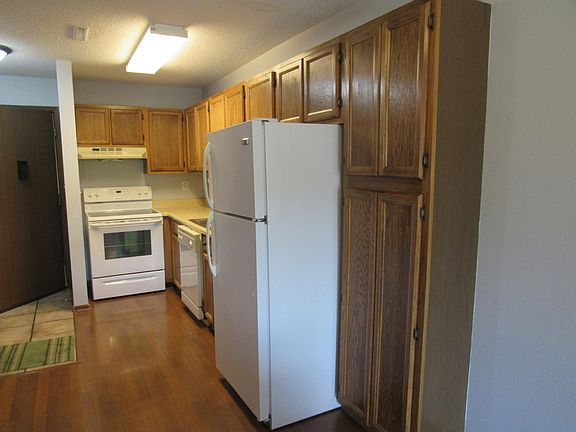 2nd image of 814 Duff Ave Unit 301