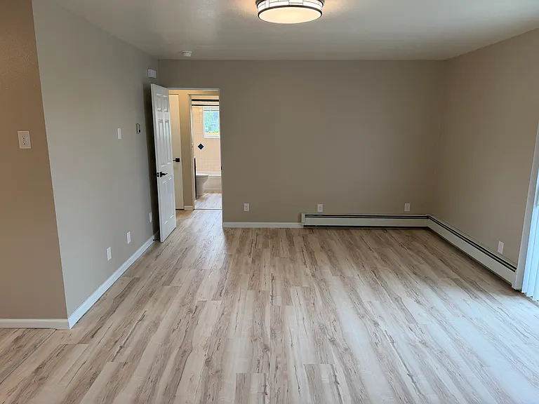 240 W 33rd Ave #1 — Photo 3