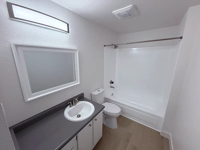 Wellington Place Apartments — Photo 6