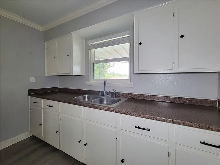 2513 Kowis St #B — Photo 8