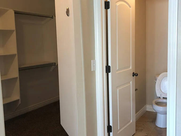 2823 W Fox Hunters Loop — Photo 11