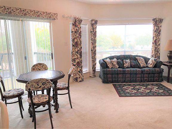 5th image of 12800 Melville Dr #207