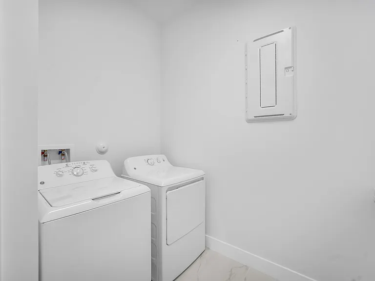 20262 Rosewood Garden Way — Photo 44