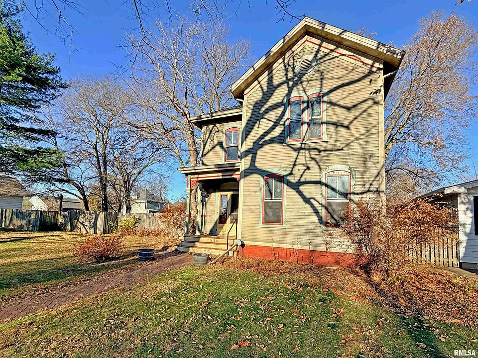 1st image of 1413 NE Madison Ave