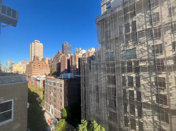 110 East End Avenue image 1 of 19