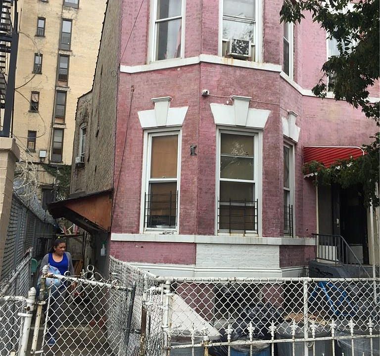 2nd image of 881 Longfellow Avenue