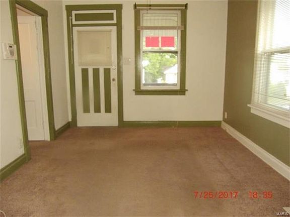 3rd image of 4549 Newport Ave