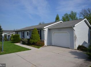 16 Benjamin Dr, Hanover, PA 17331